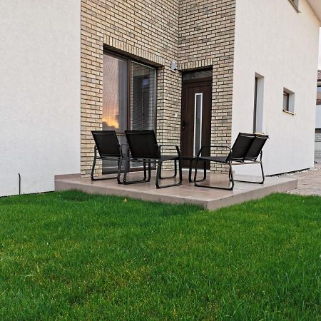 Relax And Sun Apartment Dunajska Streda Exterior photo